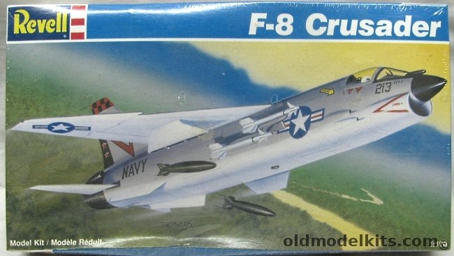Revell 1/100 F-8 Crusader - US Navy, 4070 plastic model kit